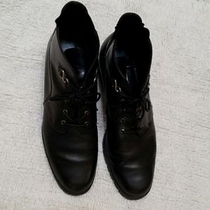 Karen Scott, Genuine leather uppers